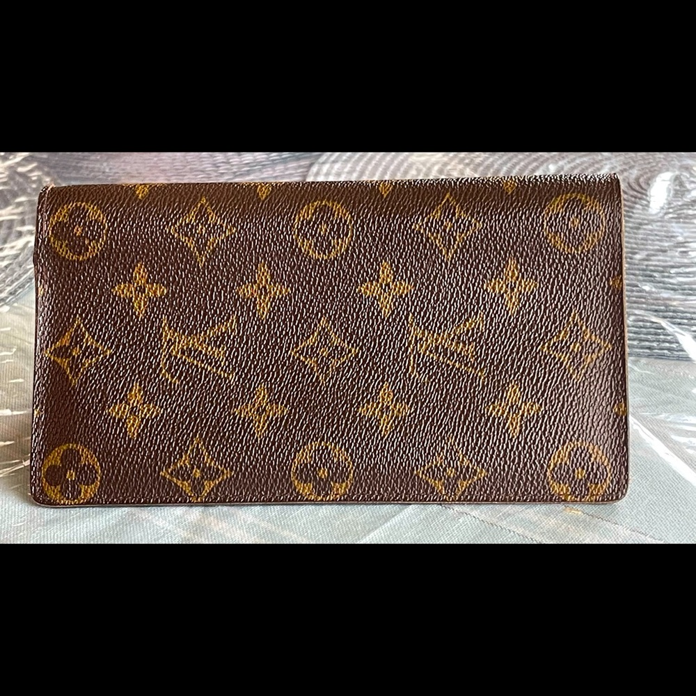 Authentic Louis Vuitton monogram bifold wallet